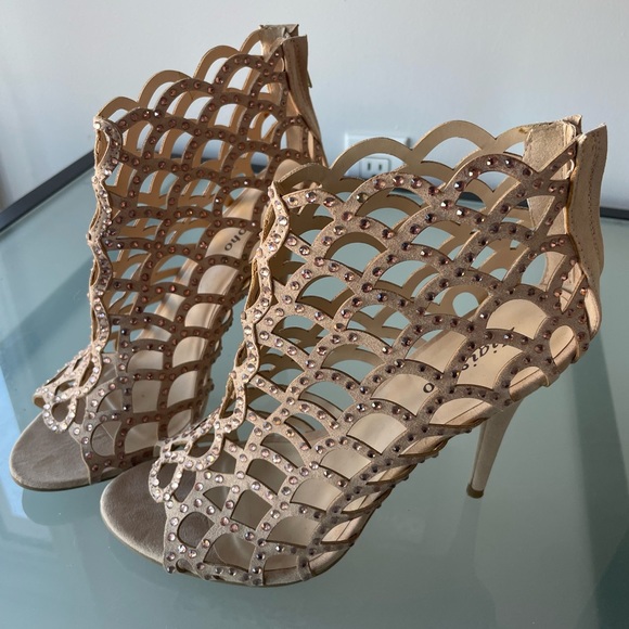 Zigi Soho Rhinestone Bling Cream Gladiator Heels - Picture 3 of 11